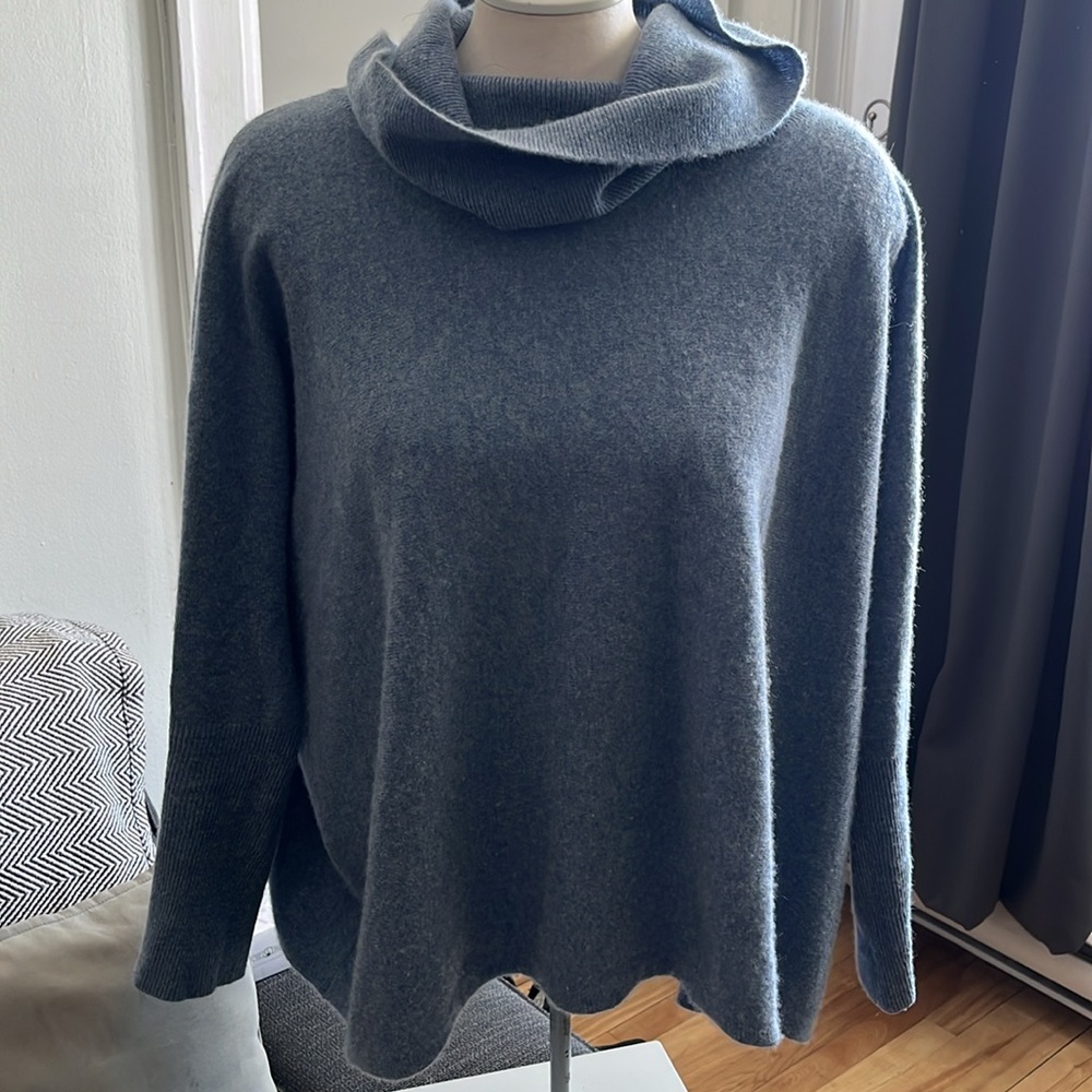 Boxy cashmere sweater powder blue size large
